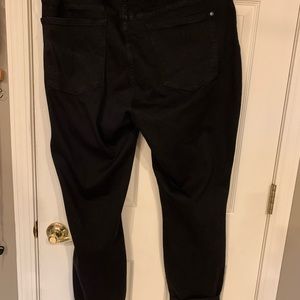 Brand New Never Worn Judy Blue Black distressed Jeans!